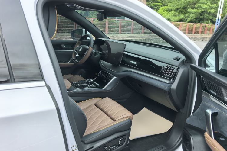 Used BYD Tang New Energy 2021 DM-i 112KM Prestige Model Interior 9