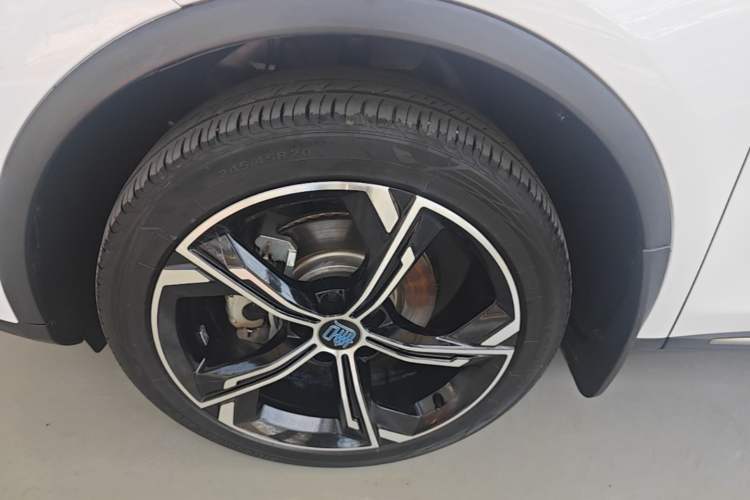 Used BYD Tang New Energy 2021 DM-i 112KM Prestige Model Left Front Wheel Hub
