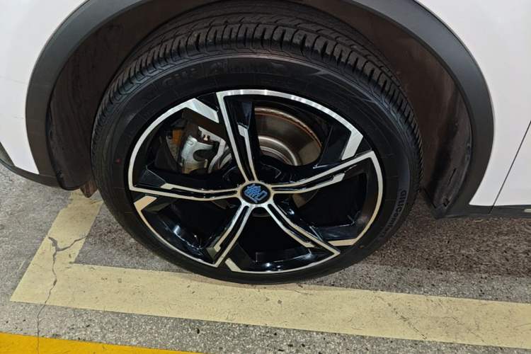 Used BYD Tang New Energy 2021 DM-i 112KM Prestige Model Left Front Wheel Hub