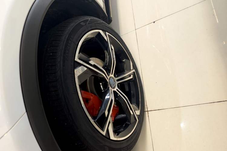 Used BYD Tang New Energy 2021 DM-i 112KM Prestige Model Left Front Wheel Hub