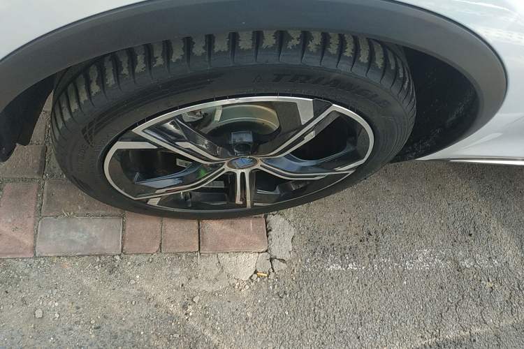Used BYD Tang New Energy 2021 DM-i 112KM Prestige Model Left Front Wheel Hub