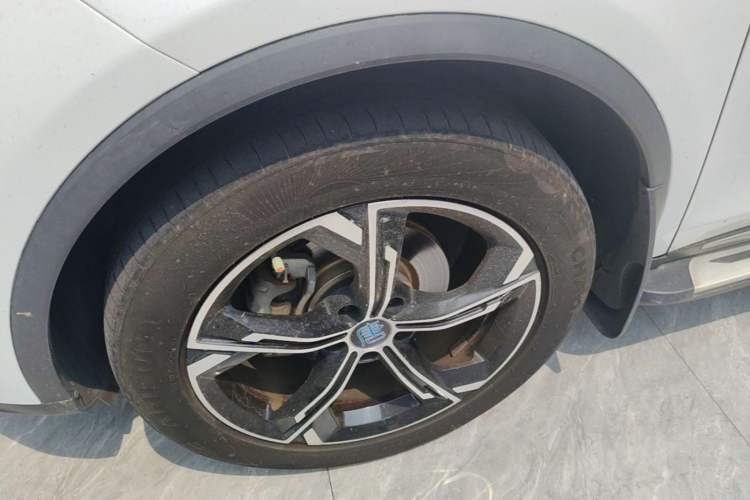Used BYD Tang New Energy 2021 DM-i 112KM Prestige Model Left Front Wheel Hub