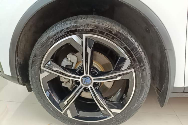 Used BYD Tang New Energy 2021 DM-i 112KM Prestige Model Left Front Wheel Hub