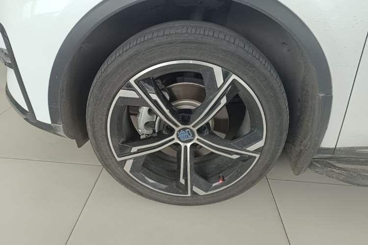 Used BYD Tang New Energy 2021 DM-i 112KM Prestige Model Left Front Wheel Hub