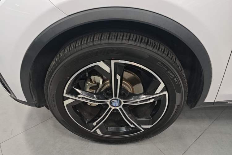 Used BYD Tang New Energy 2021 DM-i 112KM Prestige Model Left Front Wheel Hub