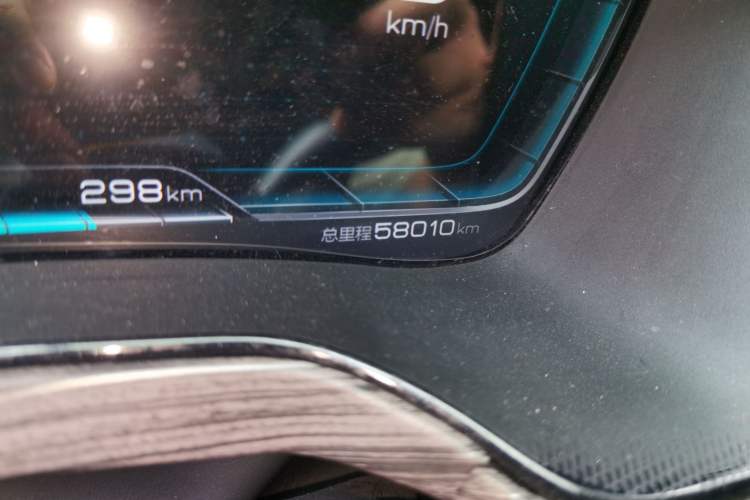 Used BYD Tang New Energy 2021 DM 2.0T Four-Wheel Drive High-Performance Luxury Model Odometer Close Up