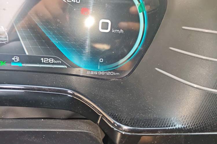 Used BYD Tang New Energy 2021 DM 2.0T Four-Wheel Drive High-Performance Flagship Model Odometer Close Up