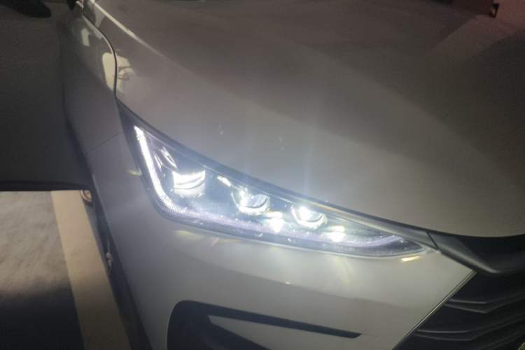Used BYD Tang New Energy 2021 DM-i 112KM Prestige Model Right Front Headlight