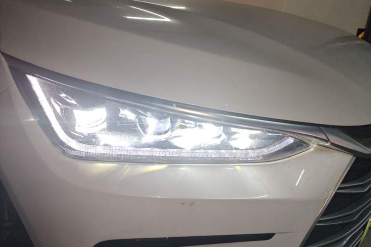 Used BYD Tang New Energy 2021 DM 2.0T Four-Wheel Drive Performance Edition Prestige Model Right Front Headlight