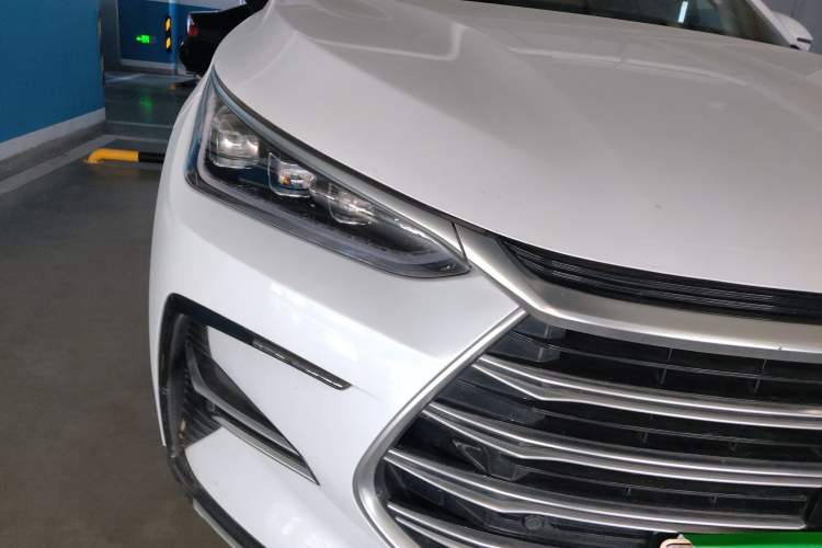 Used BYD Tang New Energy 2021 DM-i 112KM Prestige Model Right Front Headlight