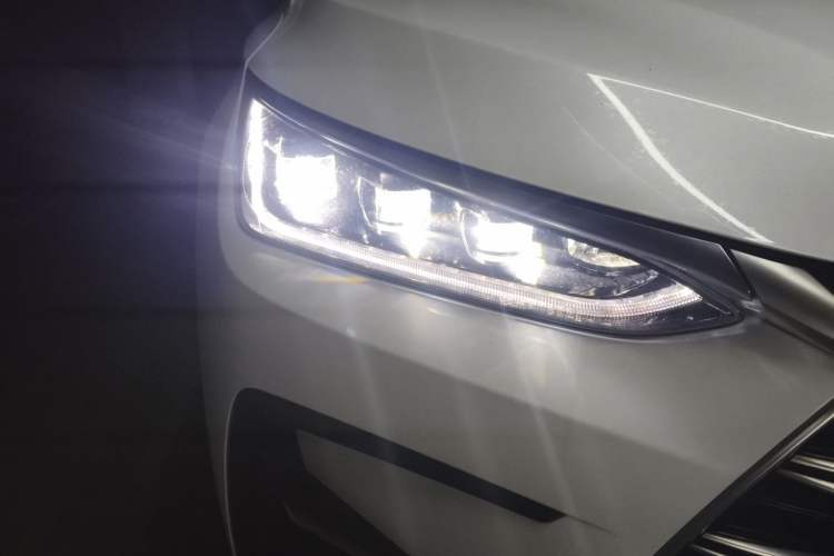 Used BYD Tang New Energy 2021 DM-i 112KM Prestige Model Right Front Headlight