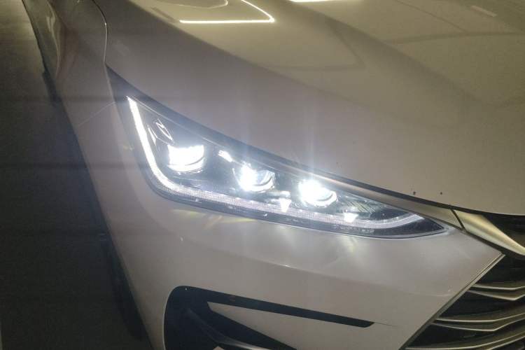 Used BYD Tang New Energy 2021 DM-i 112KM Prestige Model Right Front Headlight