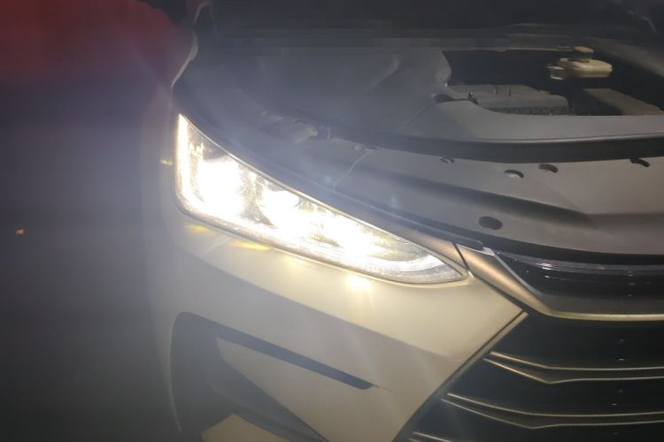 Used BYD Tang New Energy 2021 DM-i 112KM Prestige Model Right Front Headlight