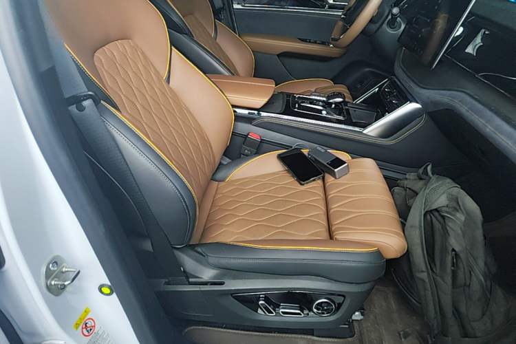 Used BYD Tang New Energy 2021 DM-i 112KM Prestige Model Right Front Seat