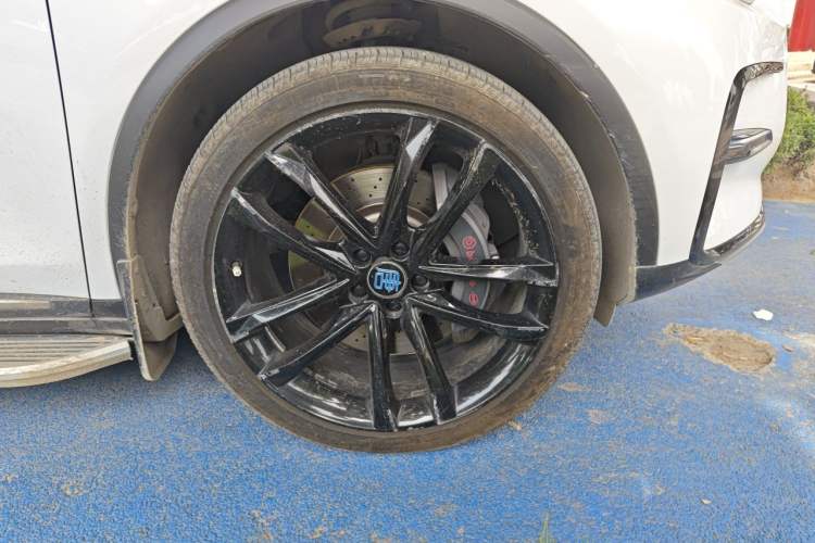 Used BYD Tang New Energy 2021 DM 2.0T Four-Wheel Drive High-Performance Flagship Model Right Front Wheel Hub