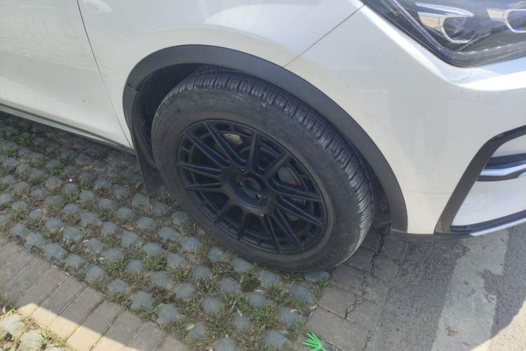 Used BYD Tang New Energy 2021 DM 2.0T Four-Wheel Drive High-Performance Flagship Model Right Front Wheel Hub