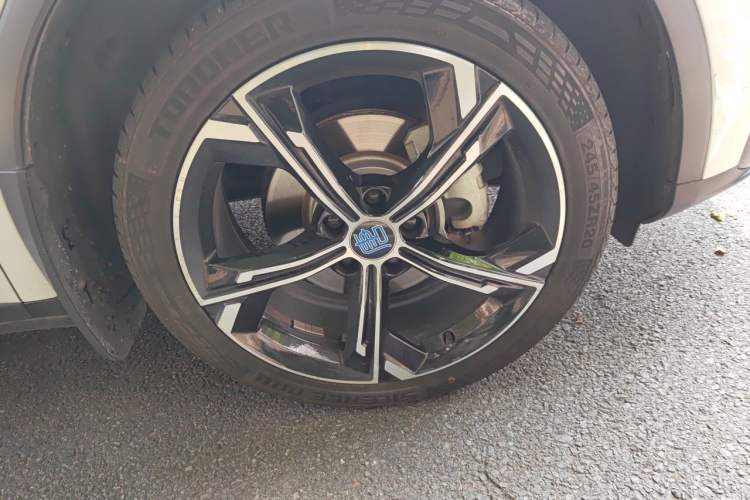 Used BYD Tang New Energy 2021 DM-i 112KM Prestige Model Right Front Wheel Hub