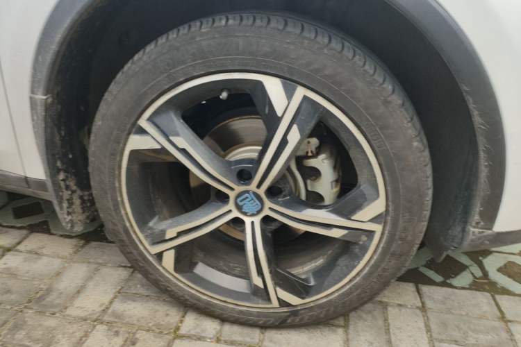 Used BYD Tang New Energy 2021 DM-i 112KM Prestige Model Right Front Wheel Hub