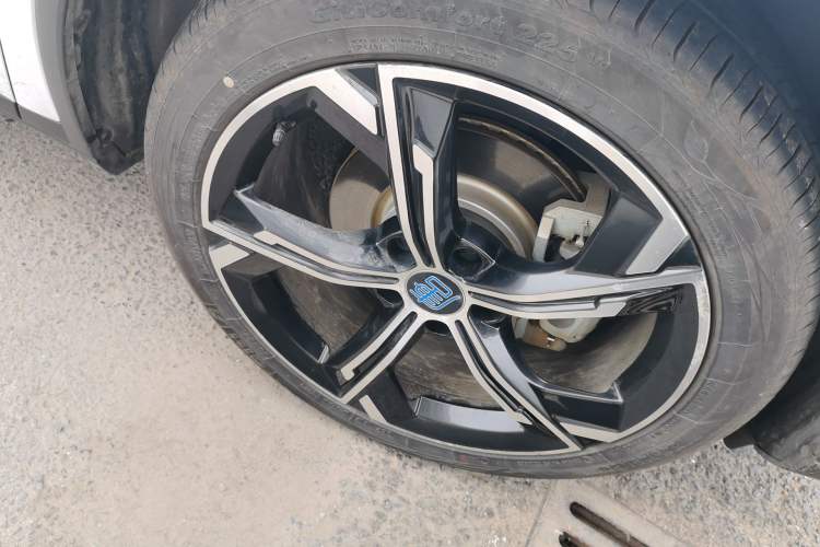 Used BYD Tang New Energy 2021 DM-i 112KM Prestige Model Right Front Wheel Hub