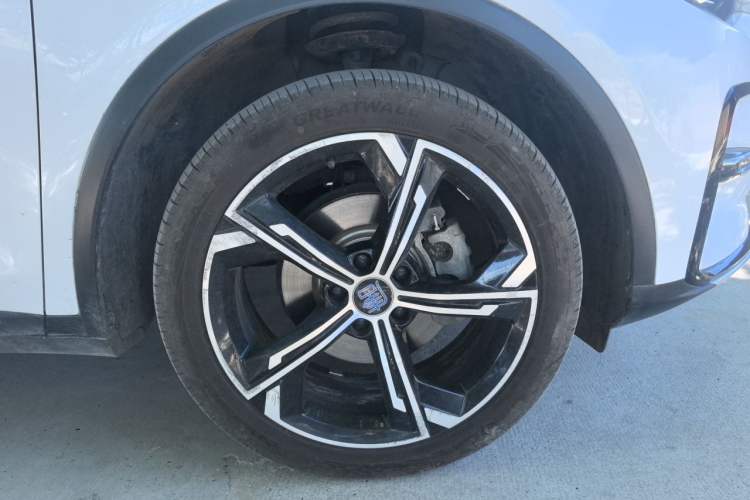 Used BYD Tang New Energy 2021 DM-i 112KM Prestige Model Right Front Wheel Hub