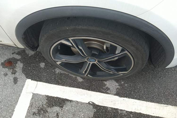 Used BYD Tang New Energy 2021 DM-i 112KM Prestige Model Right Front Wheel Hub