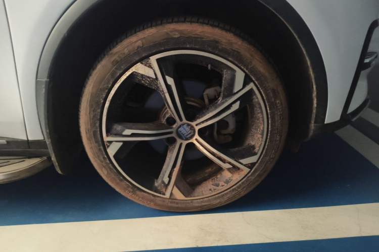 Used BYD Tang New Energy 2021 DM-i 112KM Prestige Model Right Front Wheel Hub