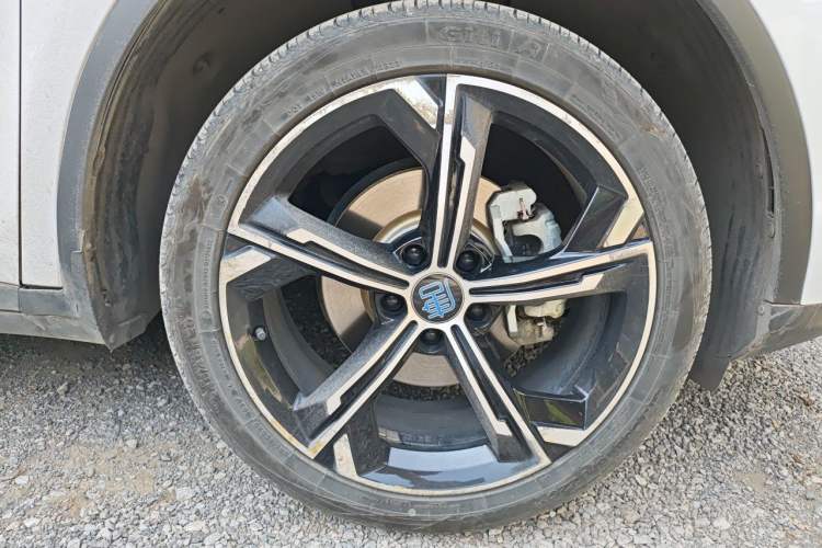 Used BYD Tang New Energy 2021 DM-i 112KM Prestige Model Right Front Wheel Hub