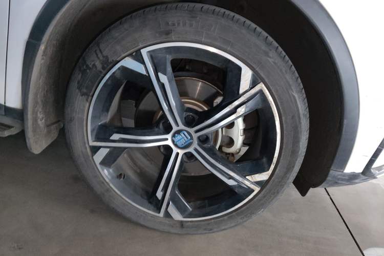 Used BYD Tang New Energy 2021 DM-i 112KM Prestige Model Right Front Wheel Hub