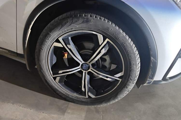Used BYD Tang New Energy 2021 DM-i 112KM Prestige Model Right Front Wheel Hub