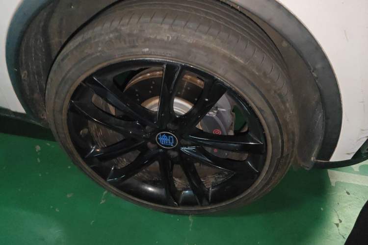 Used BYD Tang New Energy 2021 DM 2.0T Four-Wheel Drive High-Performance Flagship Model Right Front Wheel Hub
