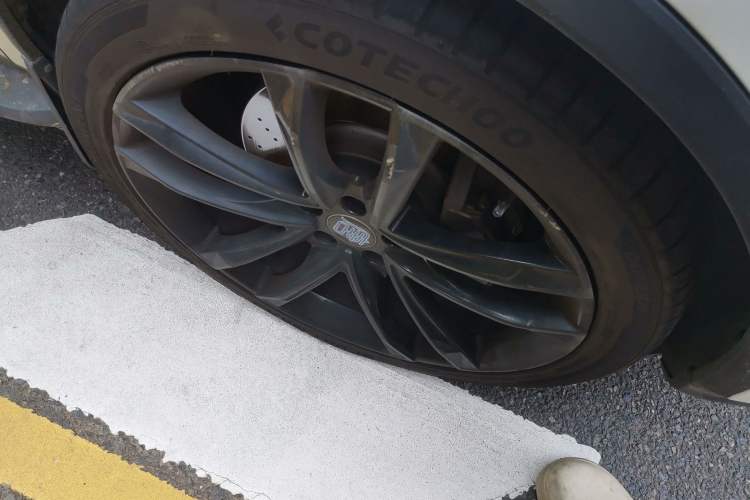 Used BYD Tang New Energy 2021 DM 2.0T Four-Wheel Drive High-Performance Flagship Model Right Front Wheel Hub