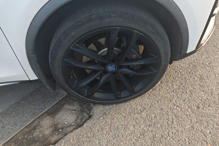 Used BYD Tang New Energy 2021 DM 2.0T Four-Wheel Drive High-Performance Flagship Model Right Front Wheel Hub