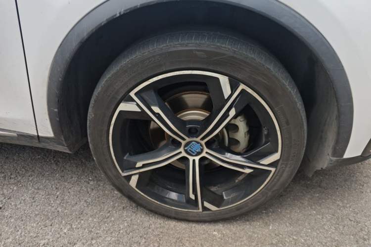 Used BYD Tang New Energy 2021 DM-i 112KM Prestige Model Right Front Wheel Hub