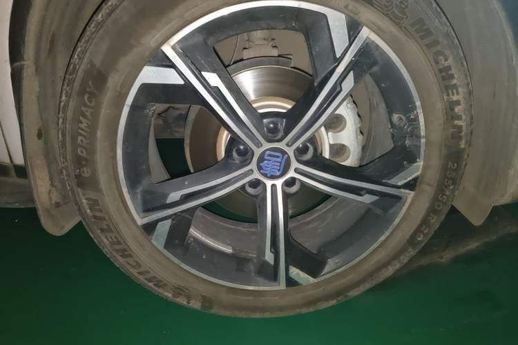 Used BYD Tang New Energy 2021 DM-i 112KM Prestige Model Right Front Wheel Hub