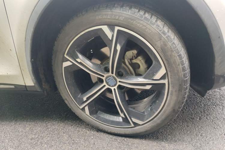 Used BYD Tang New Energy 2021 DM-i 112KM Prestige Model Right Front Wheel Hub