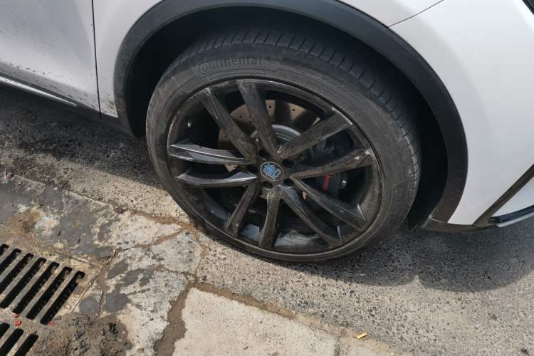 Used BYD Tang New Energy 2021 DM 2.0T Four-Wheel Drive High-Performance Flagship Model Right Front Wheel Hub