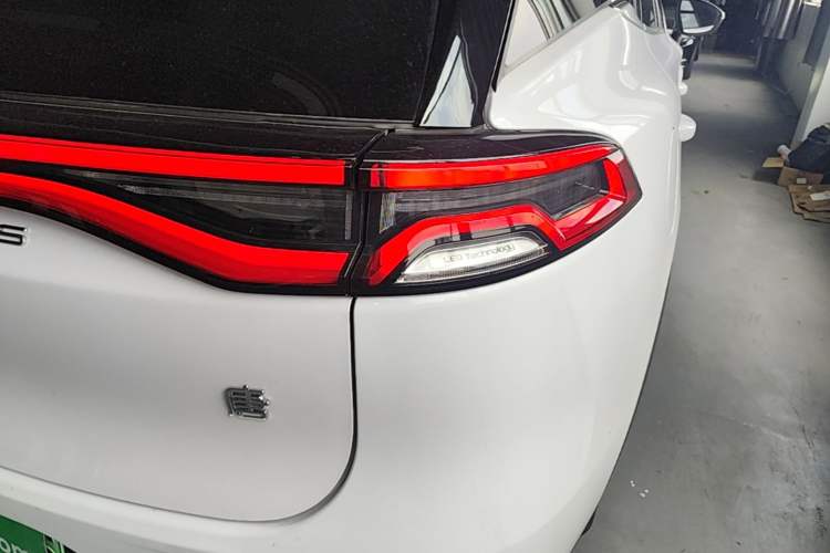 Used BYD Tang New Energy 2021 DM-i 112KM Prestige Model Right Rear Taillight