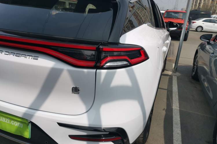 Used BYD Tang New Energy 2021 DM-i 112KM Prestige Model Right Rear Taillight