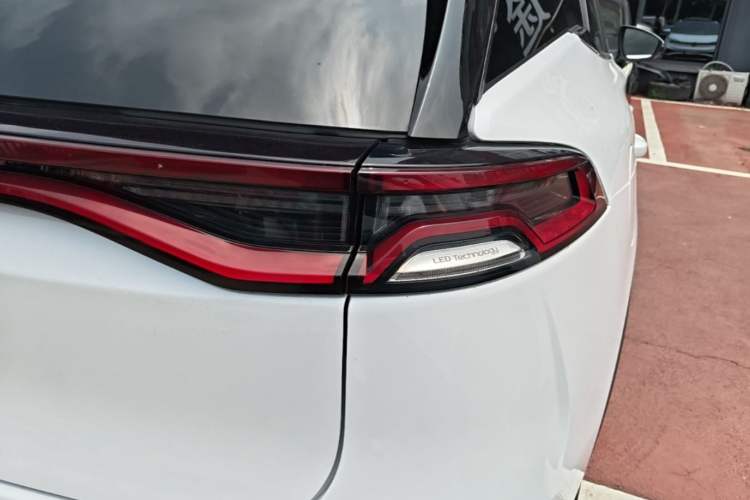 Used BYD Tang New Energy 2021 DM 2.0T Four-Wheel Drive Performance Edition Prestige Model Right Rear Taillight