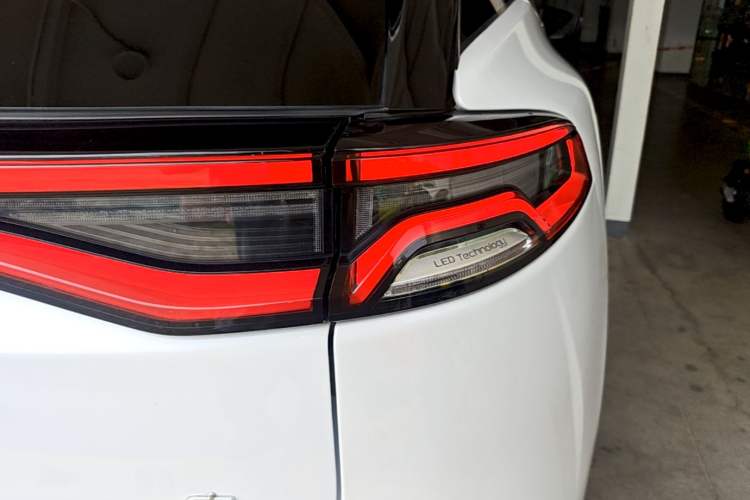 Used BYD Tang New Energy 2021 DM-i 112KM Prestige Model Right Rear Taillight