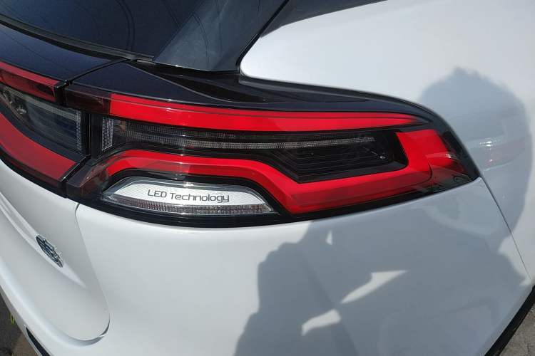 Used BYD Tang New Energy 2021 DM-i 112KM Prestige Model Right Rear Taillight