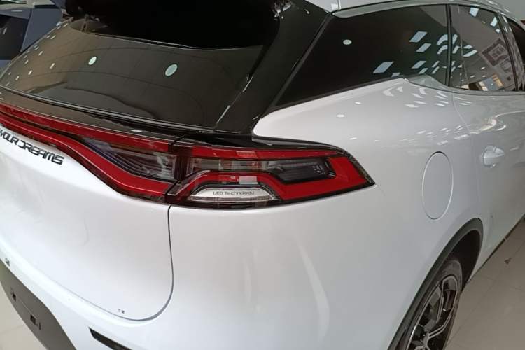 Used BYD Tang New Energy 2021 DM-i 112KM Prestige Model Right Rear Taillight