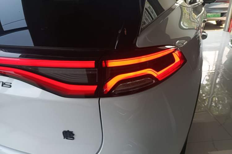 Used BYD Tang New Energy 2021 DM 2.0T Four-Wheel Drive High-Performance Luxury Model Right Rear Taillight