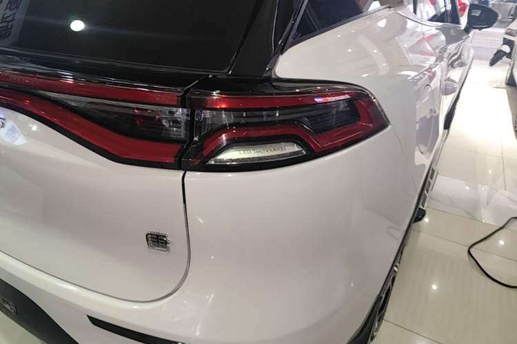 Used BYD Tang New Energy 2021 DM-i 112KM Prestige Model Right Rear Taillight