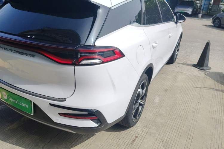 Used BYD Tang New Energy 2021 DM-i 112KM Prestige Model Right Rear Taillight