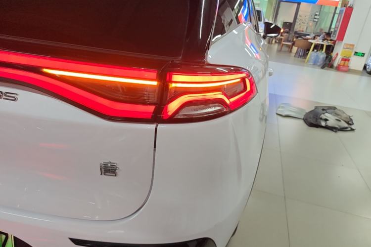 Used BYD Tang New Energy 2021 DM-i 112KM Prestige Model Right Rear Taillight