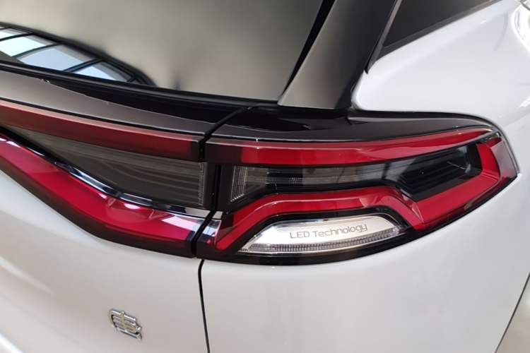 Used BYD Tang New Energy 2021 DM-i 112KM Prestige Model Right Rear Taillight