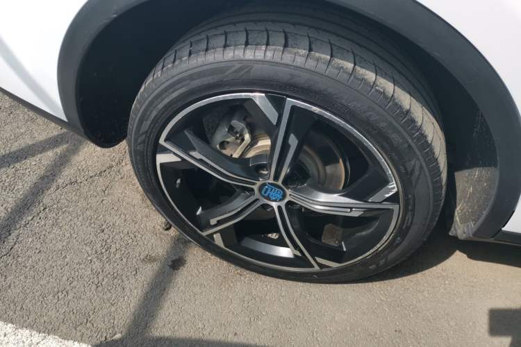Used BYD Tang New Energy 2021 DM-i 112KM Prestige Model Right Rear Wheel Hub