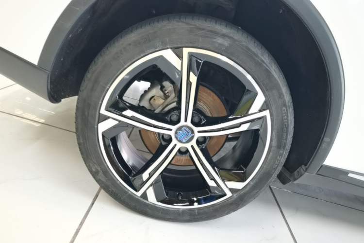 Used BYD Tang New Energy 2021 DM-i 112KM Prestige Model Right Rear Wheel Hub