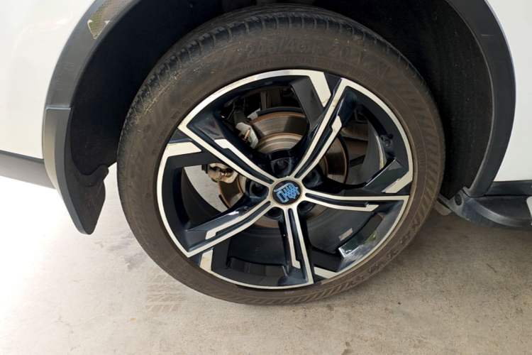 Used BYD Tang New Energy 2021 DM-i 112KM Prestige Model Right Rear Wheel Hub